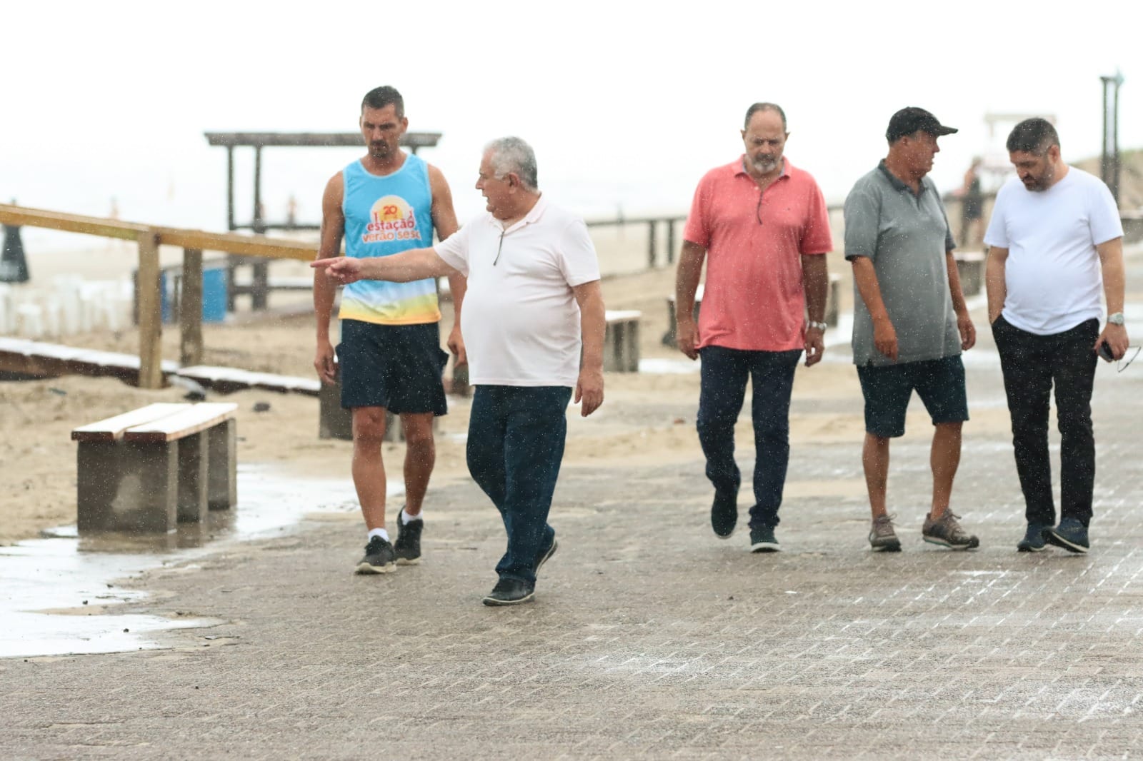 Prefeito em exercício realiza visitas em Atlântida Sul 