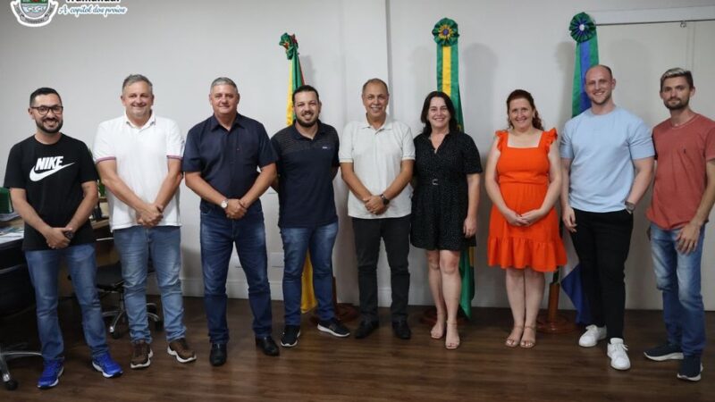 Prefeito recebe comissão organizadora da 1ª Parada Livre LGBTQIAPN+ de Tramandaí  