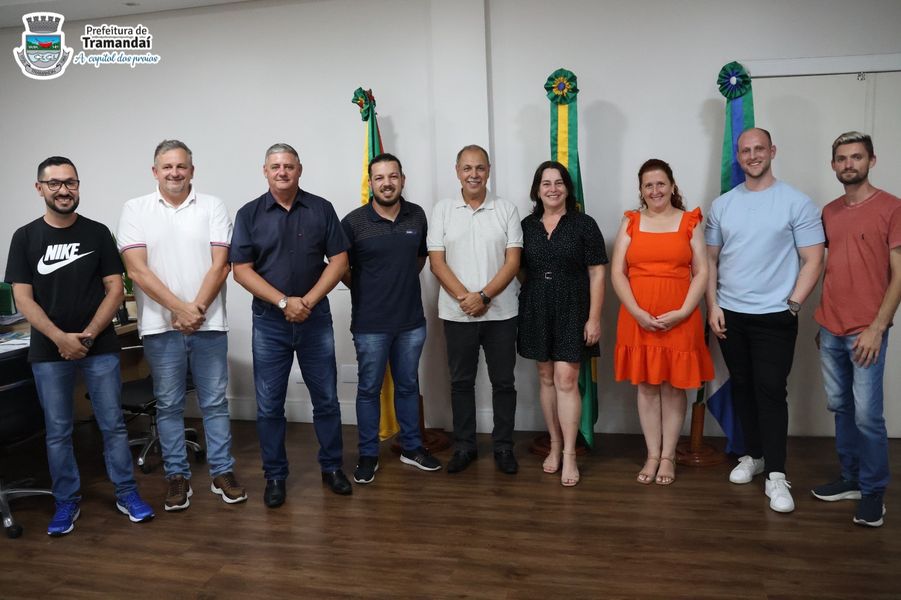 Prefeito recebe comissão organizadora da 1ª Parada Livre LGBTQIAPN+ de Tramandaí  