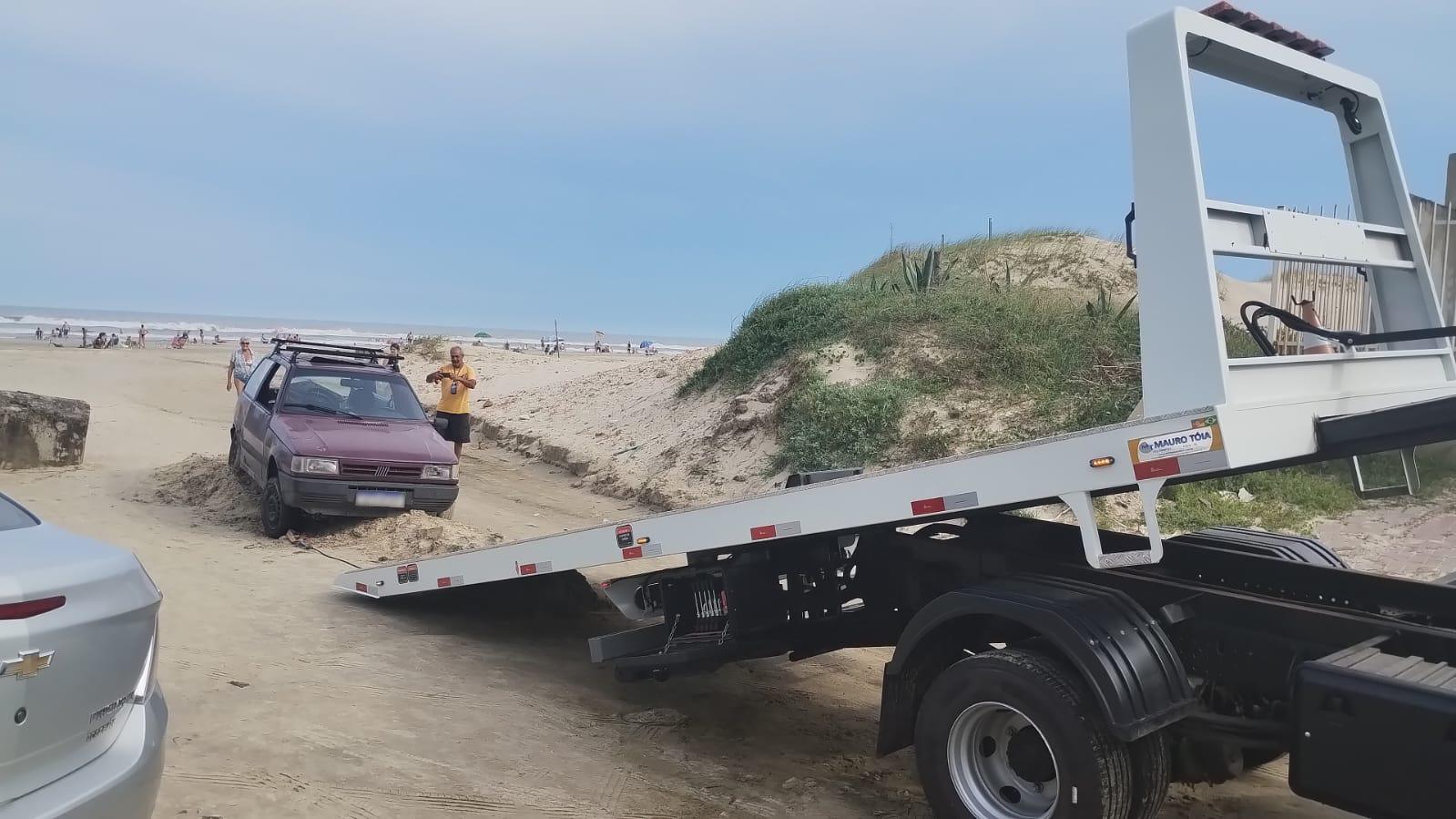 MOTORISTA É PRESO DIRIGIANDO EMBRIAGADO NA ORLA DE BALNEÁRIO IPIRANGA 