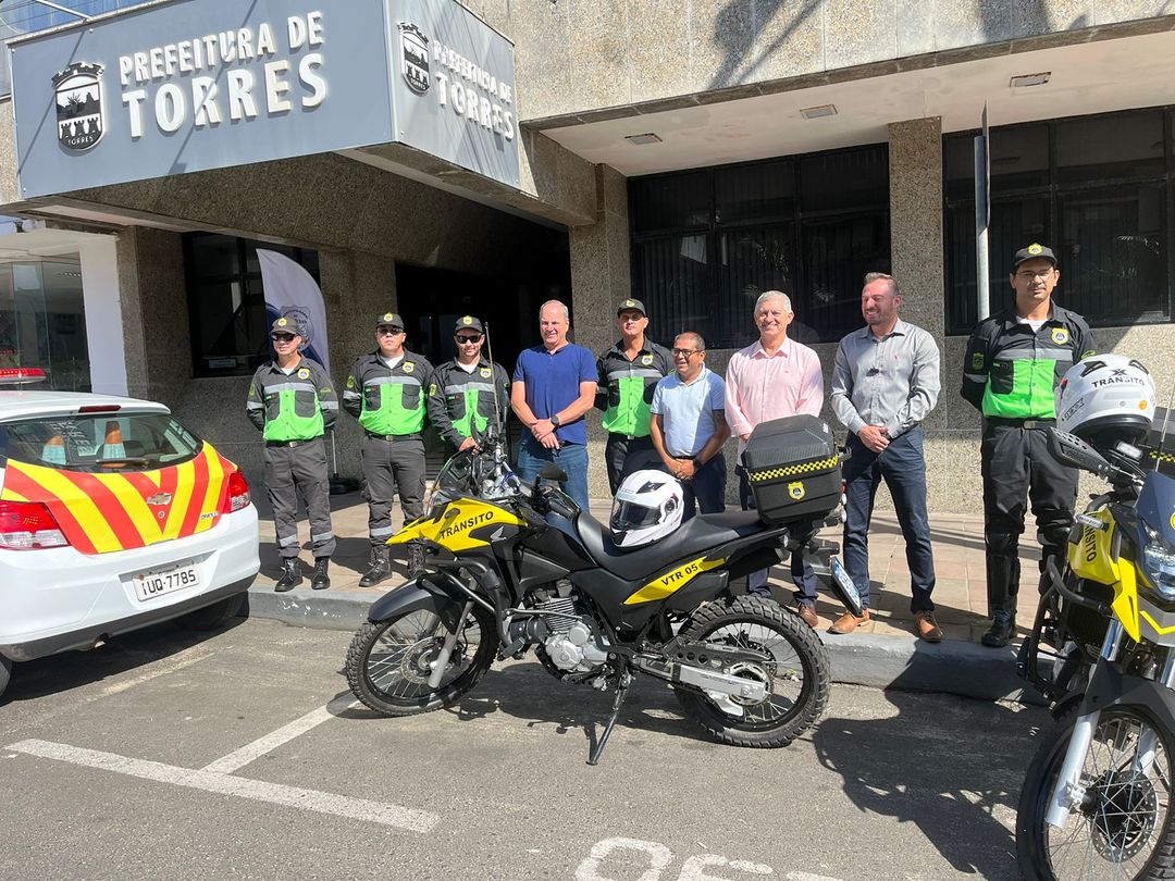 Departamento de Trânsito recebe duas motos em Torres 