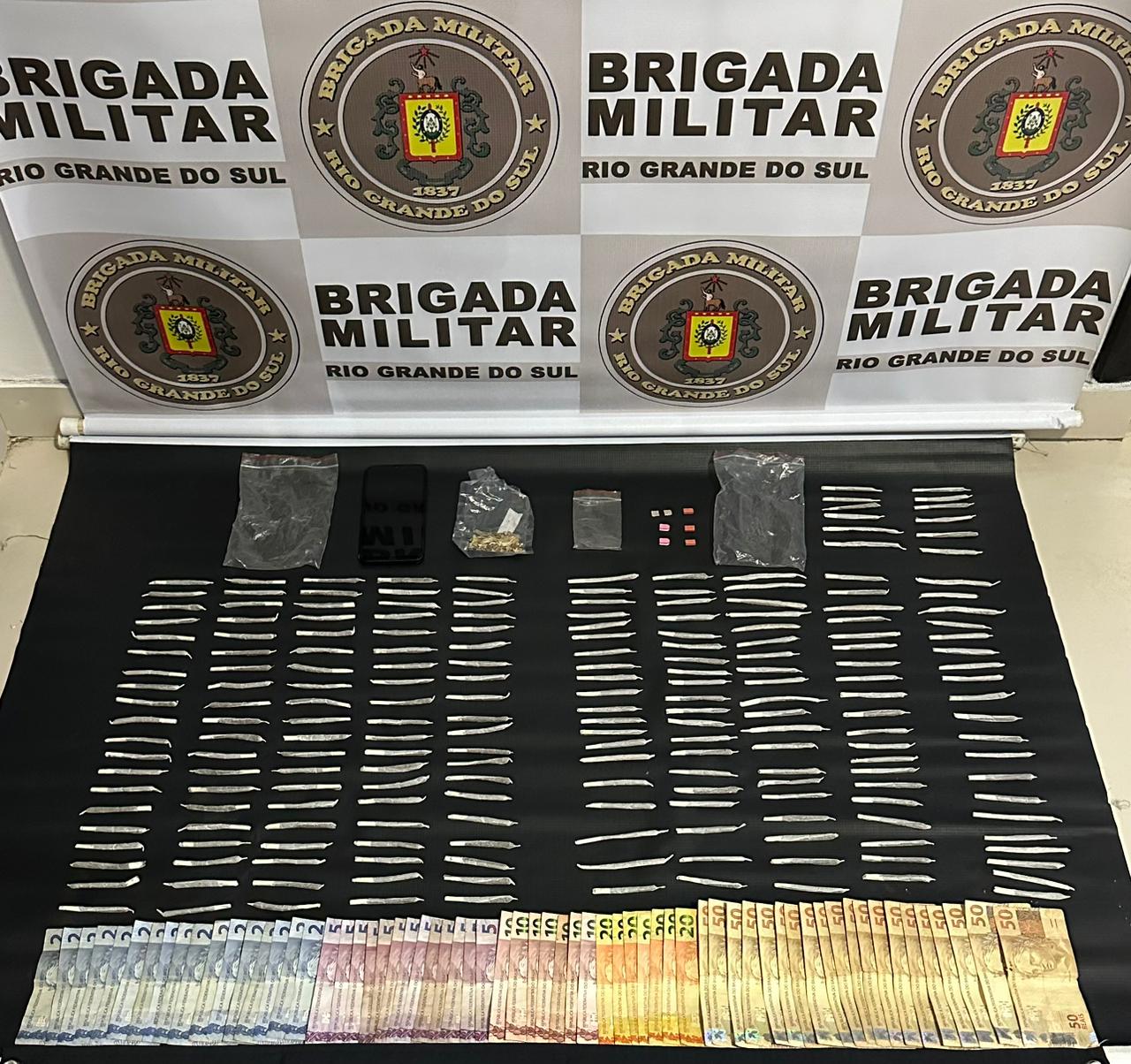 BM prende homem por tráfico de drogas e apreende mais de 200 cigarros de maconha em Torres