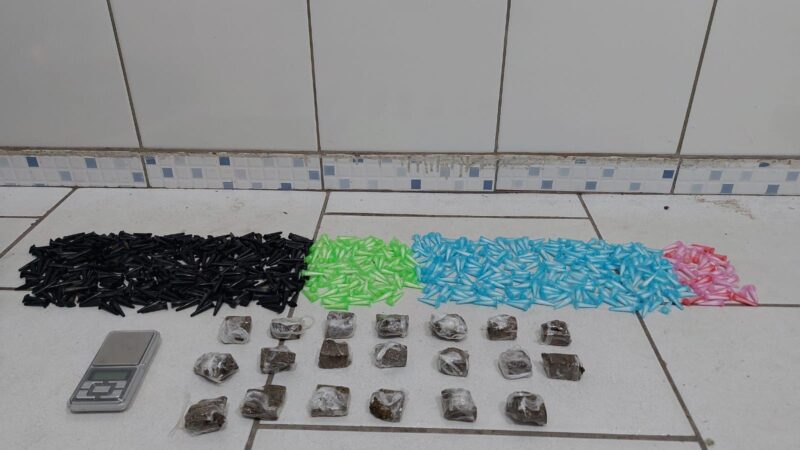 BM prende homem com mais de 600 porções de drogas em Cidreira  