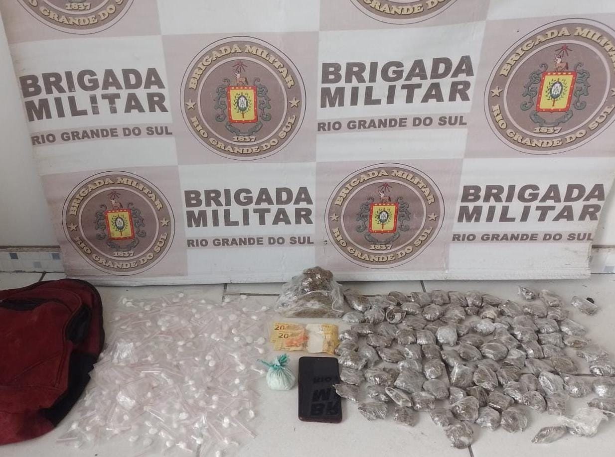 HOMEM É PRESO COM MAIS DE 300 PORÇÕES DE DROGAS EM CIDREIRA 