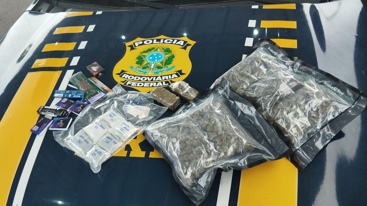 PRF prende homem transportando skunk, haxixe e maconha em Osório 