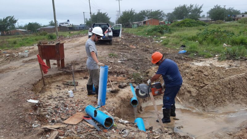 Corsan repara rede rompida para restabelecer abastecimento no Centro e parte de Magistério 