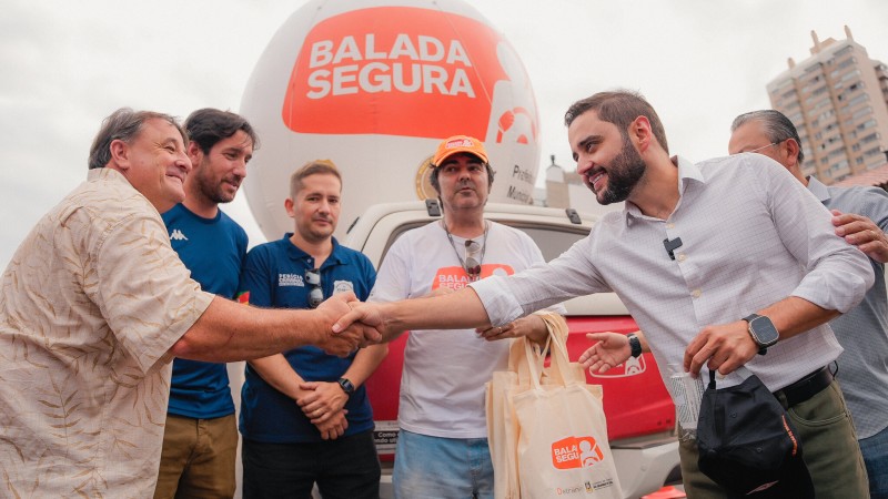 Veranistas de Torres recebem orientações em ação do programa Balada Segura