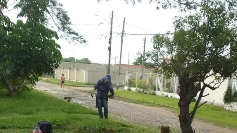 Secretaria de Obras de Tramandaí efetua corte de grama e limpeza na RS 030 e demais ruas da cidade