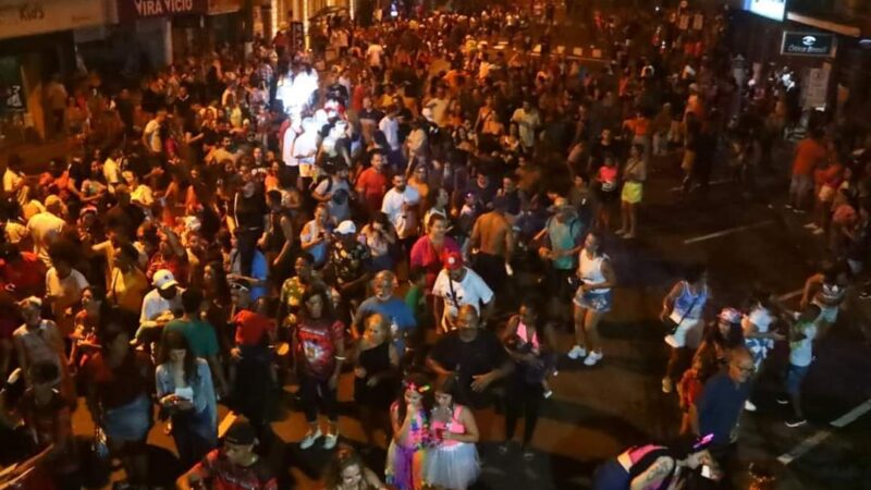 Osório: Desfile de Carnaval na avenida Marechal Floriano anima foliões