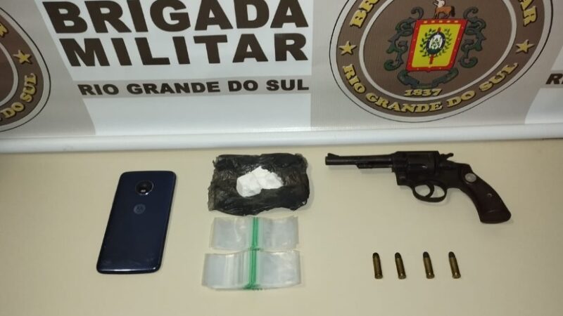 BM prende homem com arma e drogas em Arroio do Sal