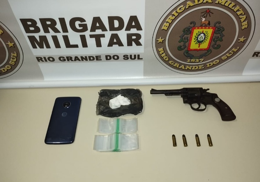 BM prende homem com arma e drogas em Arroio do Sal