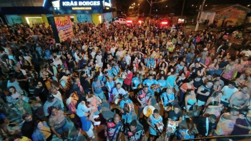 Carnaval reúne milhares de foliões em Atlântida Sul 