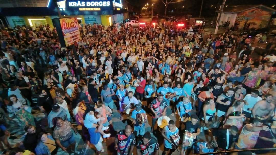 Carnaval reúne milhares de foliões em Atlântida Sul 