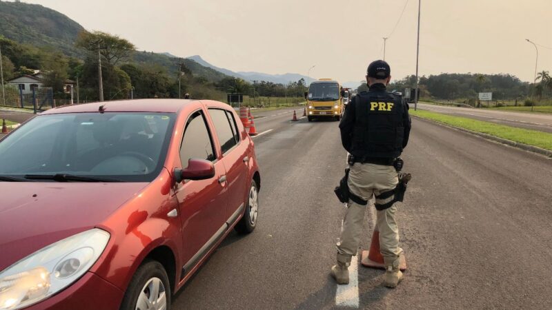 PRF prende motorista embriagado que se envolveu em acidente em Osório 