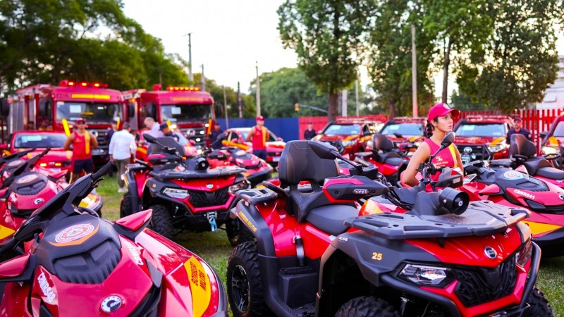 Governador entrega 74 novas viaturas para o Corpo de Bombeiros Militar  