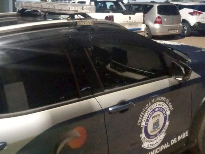 APÓS BRIGA DE FAMILIARES, GUARDA MUNICIPAL PRENDE HOMEM POR POSSE DE DROGAS E VIAS DE FATO EM IMBÉ 