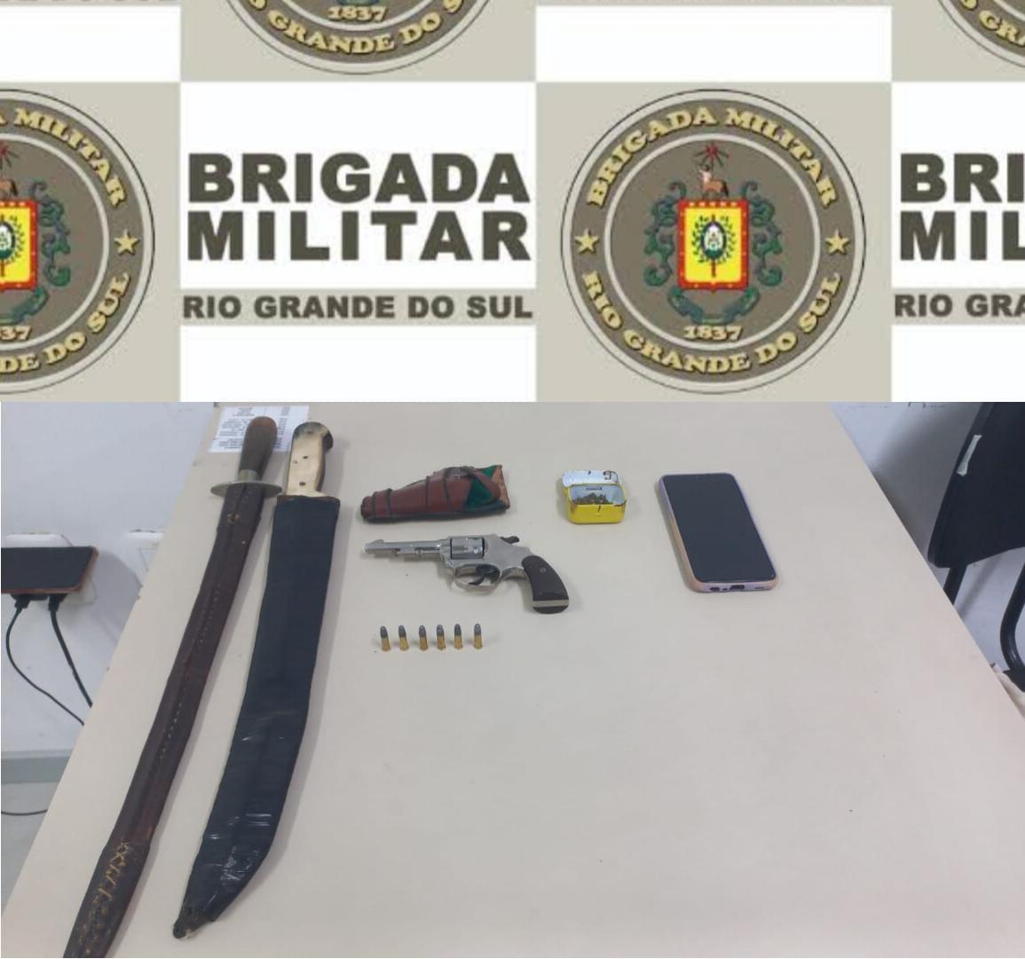 Homem é preso com facas e arma, após discussão entre vizinhos em Cidreira