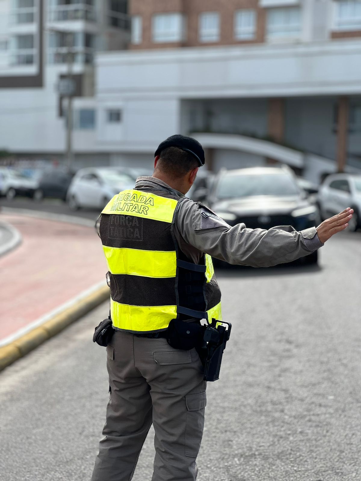 BM prende três pessoas durante a Operação Proscriptus na área do 2ºBPAT