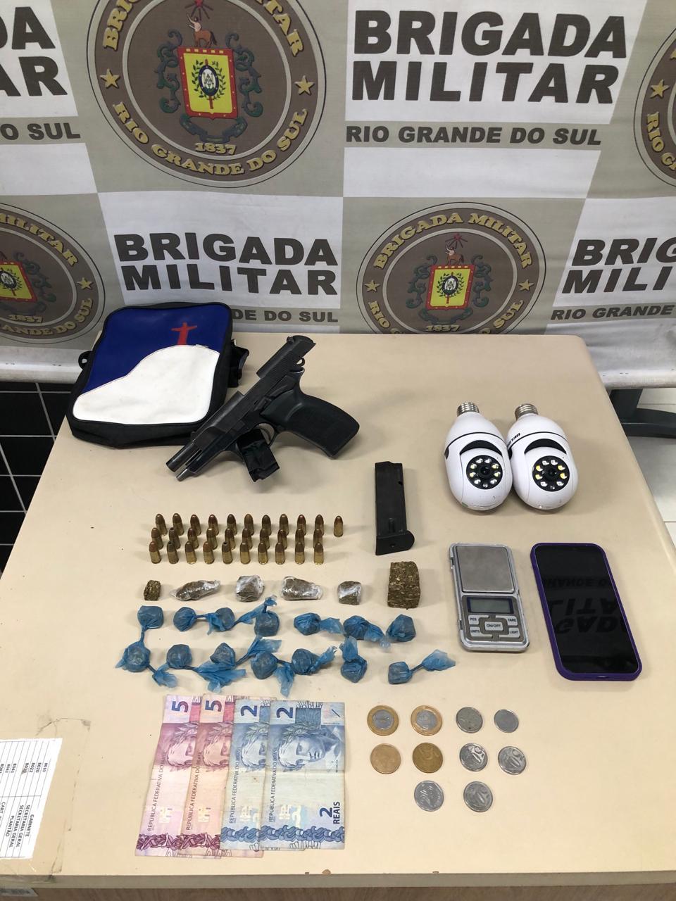 HOMEM É PRESO COM ARMA, MUNIÇÕES E DROGAS EM CIDREIRA