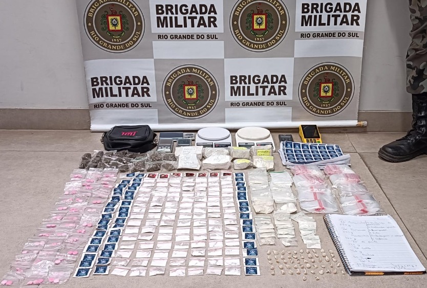 BM efetua três prisões por tráfico de drogas e apreende quase 300 porções de cocaína no Litoral Norte 