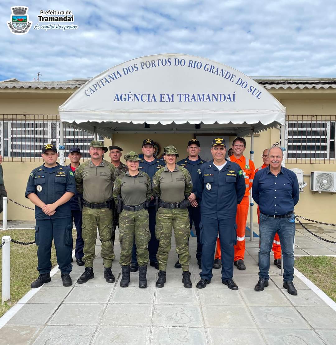Prefeito participa da recepção ao Comandante do 5º Distrito Naval na Capitania dos Portos em Tramandaí  
