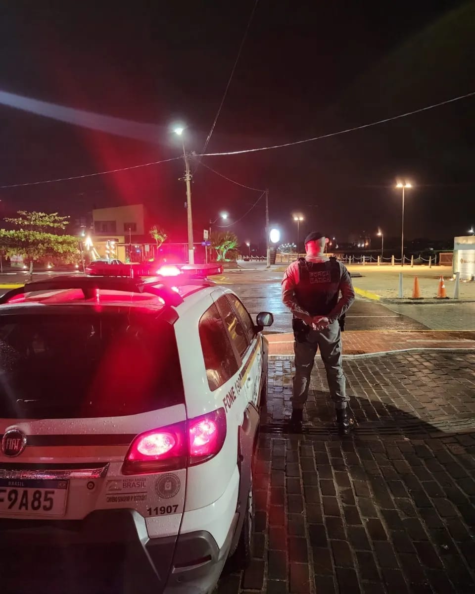 BM prende duas pessoas por tráfico de drogas e apreende dois rádios comunicadores no Litoral Norte  