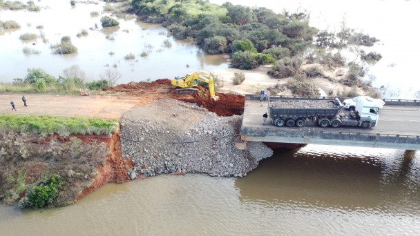 Ponte sobre o Rio Ibicuí é liberada em meia pista na Região Central do Estado