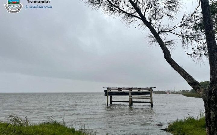 Prefeitura de Tramandaí monitora situação da ressaca no mar e do nível da Lagoa do Armazém