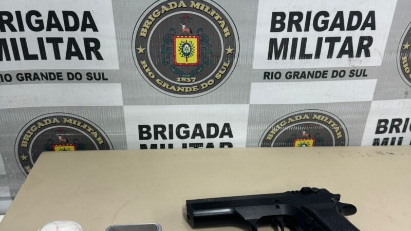 BM prende homem e apreende drogas e simulacro em Imbé