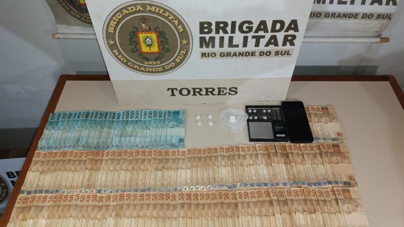 BM prende homem por tráfico de drogas e apreende quase R$ 8 mil em Torres