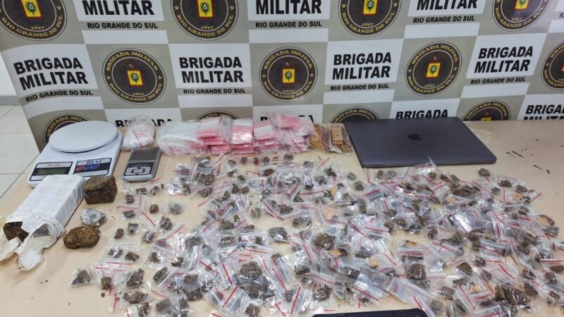 BM prende homem por tráfico de drogas e apreende 276 porções de maconha em Tramandaí