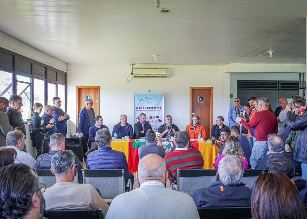 Em Torres, Ministro Pimenta trata da expansão do Aeroporto de Torres durante reunião com lideranças regionais