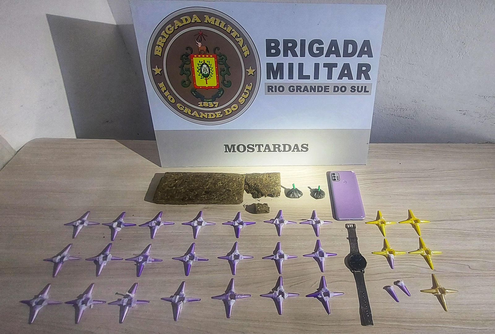 BM intercepta venda de drogas na frente de ginásio em Mostardas