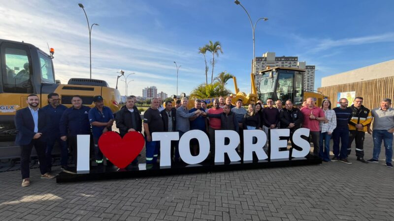 Prefeitura de Torres adquire potentes máquinas para aprimorar prestação de serviço da Secretaria Municipal de Obras