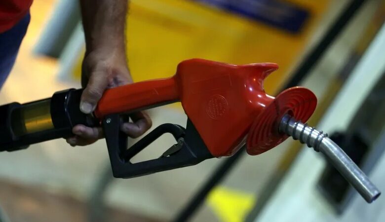 Petrobras anuncia aumento de preço da gasolina e do gás de cozinha