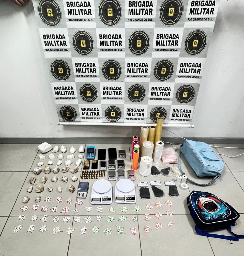 BM prende casal,  apreende buchas de cocaína e munições de arma de fogo em Tramandaí