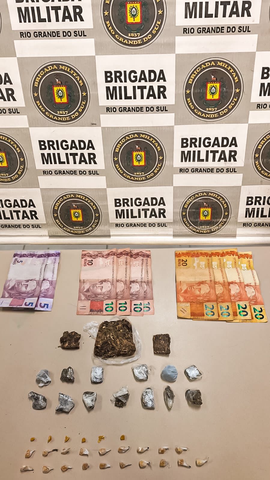 Brigada Militar Prende Homem por Tráfico de Drogas em Tramandaí