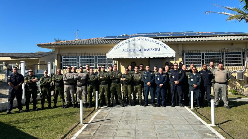 Policiais Militares do Comando Ambiental da Brigada Militar participam de curso para condução de embarcação e moto-aquática em Tramandaí