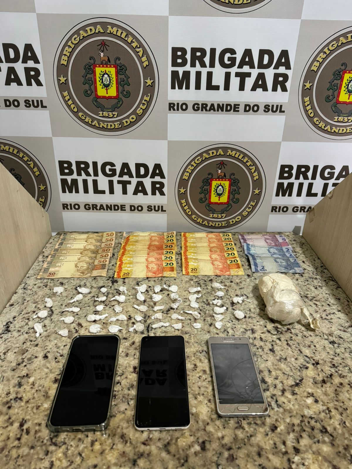 Dupla que vendia cocaína é presa em Santo Antônio da Patrulha