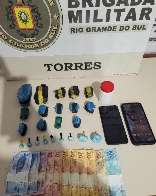 Brigada Militar prende duas pessoas por tráfico de drogas em Torres