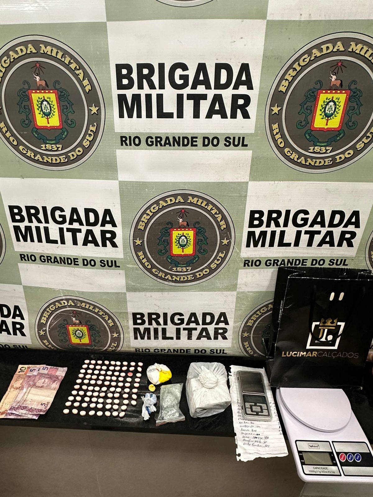 Brigada Militar prende homem por tráfico de drogas em Capão da Canoa