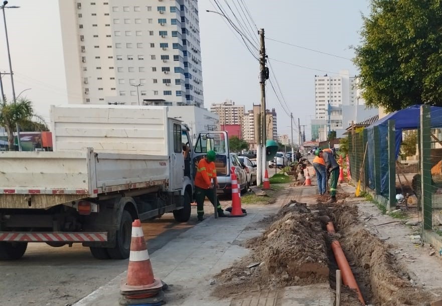 Corsan instala nova rede para melhorar coleta de esgoto no Hospital Tramandaí