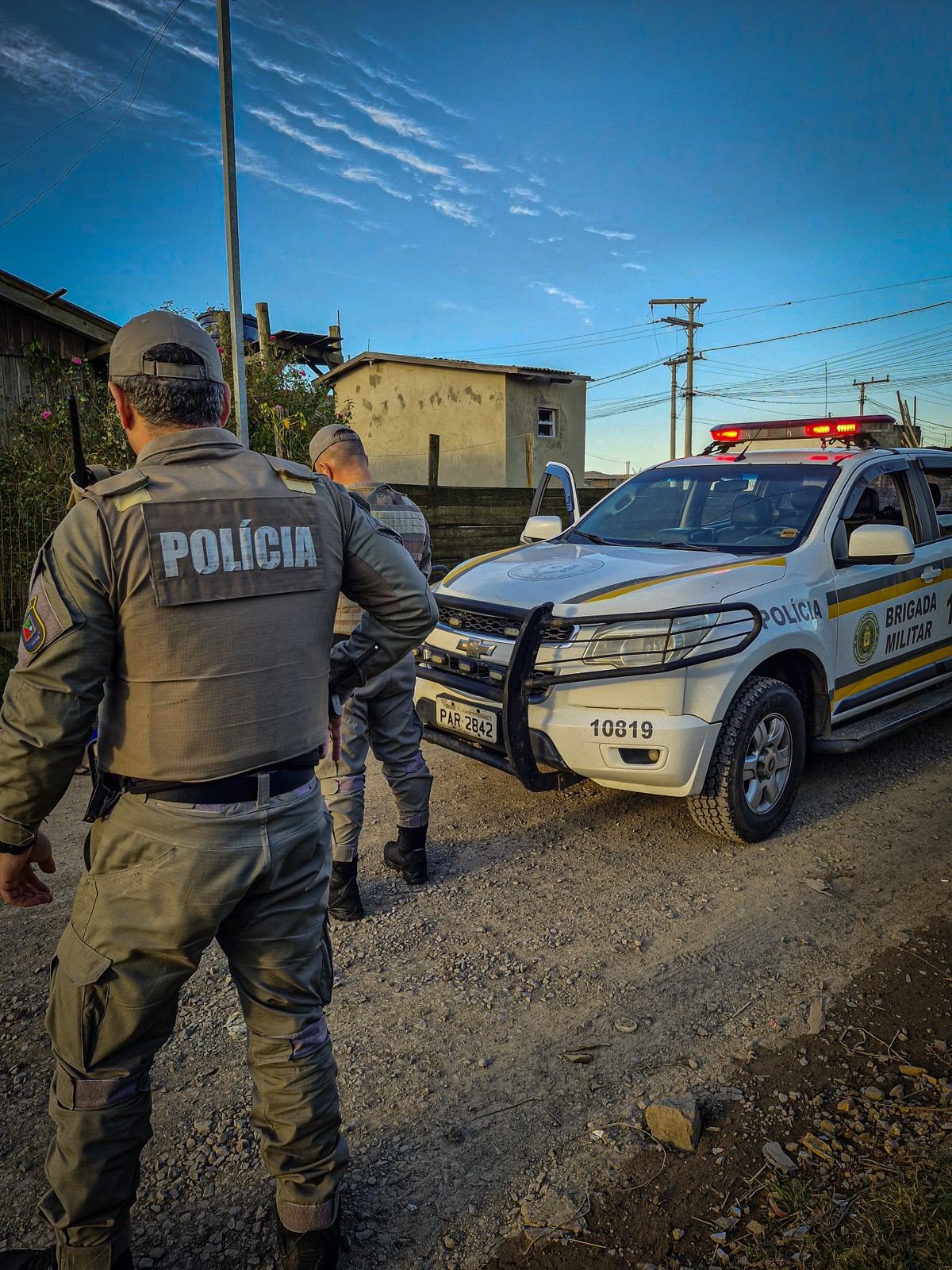 Brigada Militar prende homem e apreende menor com drogas no Litoral Norte