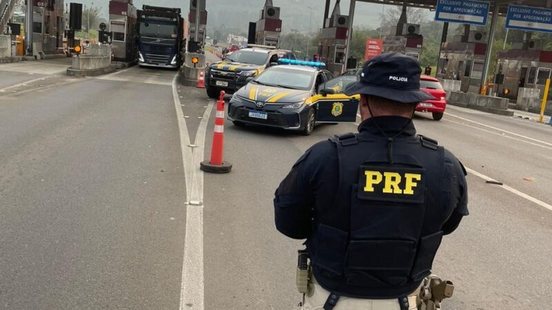 PRF prende foragido por homicídio em Três Cachoeiras