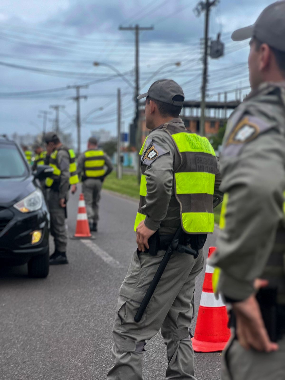 Alunos-soldados da EsFES Osório reforçam o policiamento nas ruas de Capão da Canoa