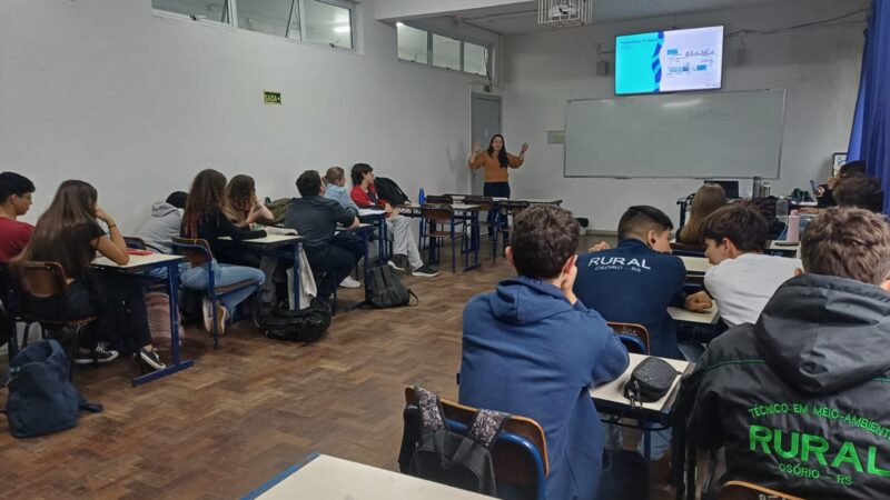 Corsan leva educação ambiental em palestras para estudantes do Ensino Médio em Osório