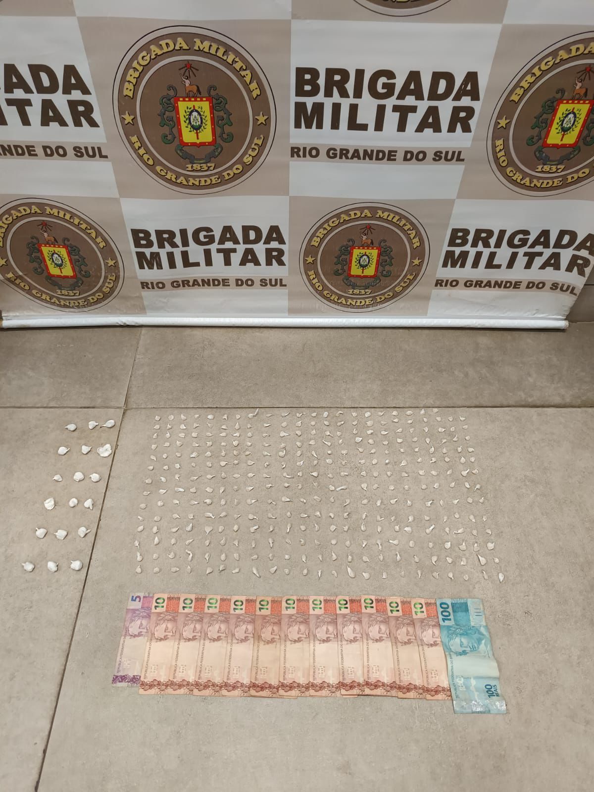 BM apreende 343 pedras de crack e porções de cocaína no Litoral Norte