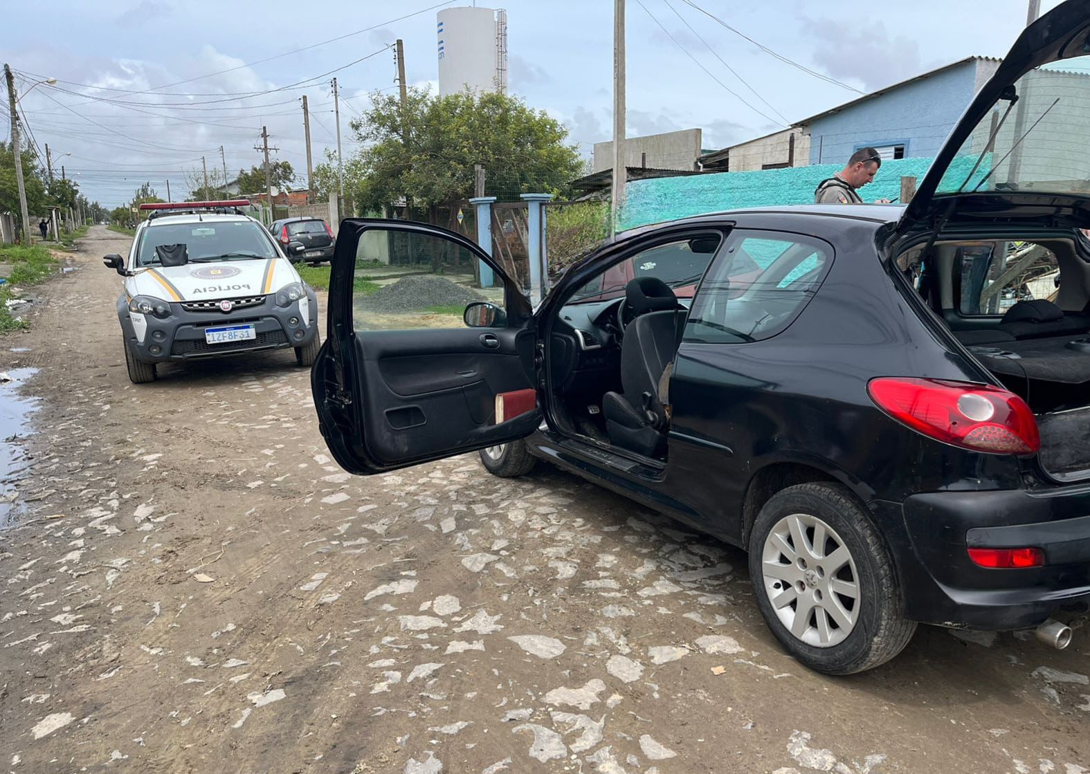 Brigada Militar recupera veículo furtado e prende homem em Tramandaí