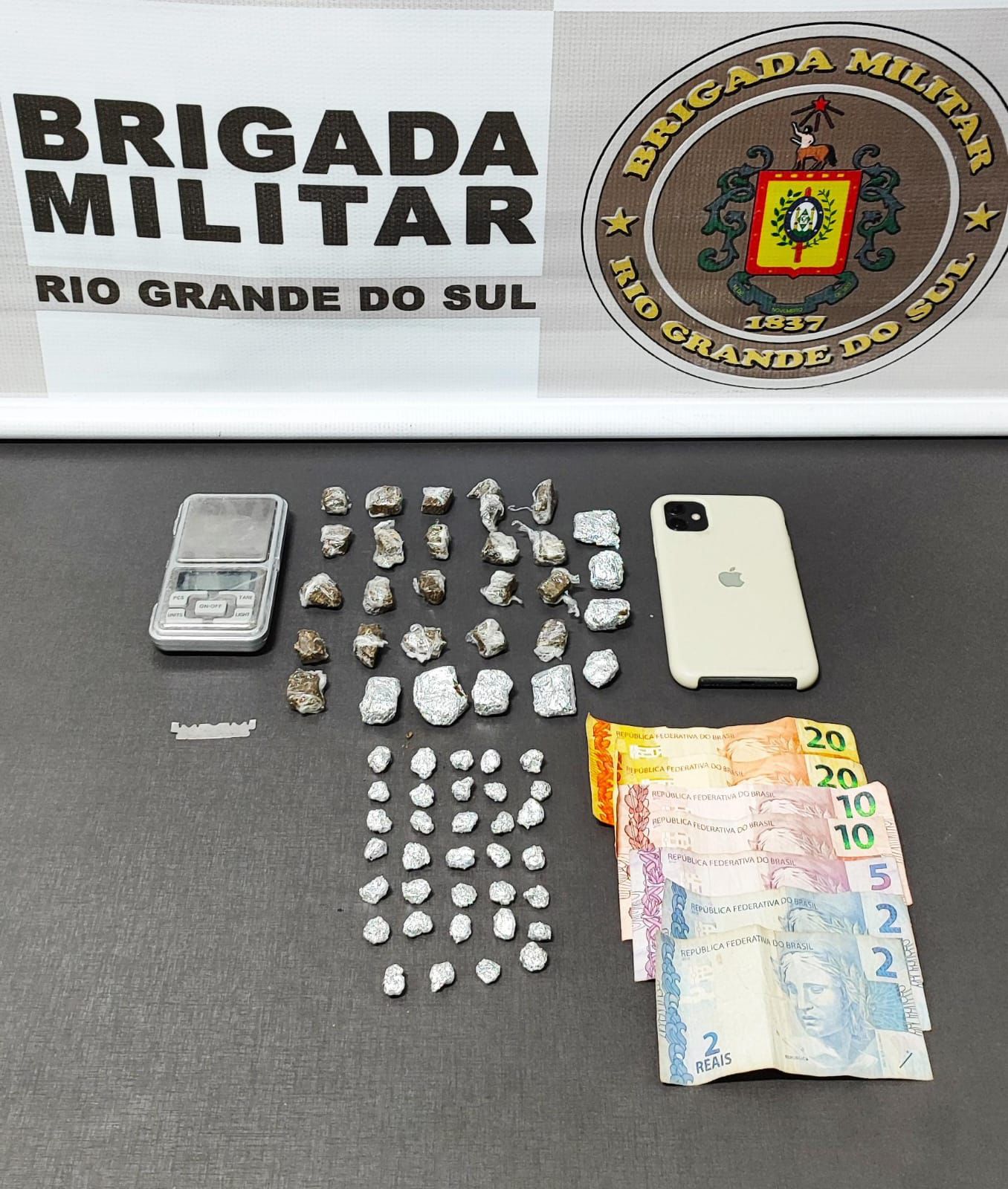 Dois homens são presos por tráfico de drogas em Tramandaí