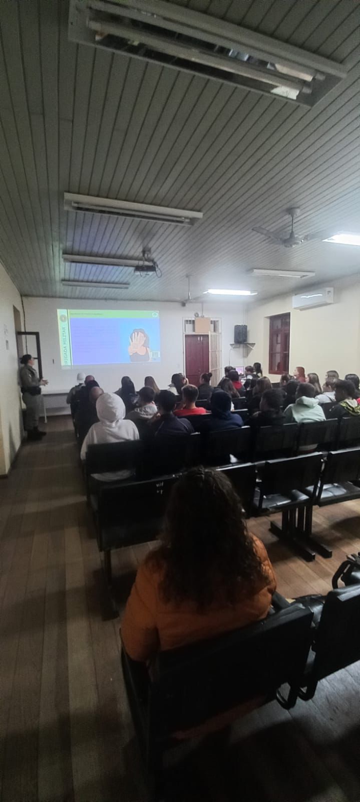 8º BPM promove palestra em escola de Osório no Dia de Luta contra Violência à Mulher